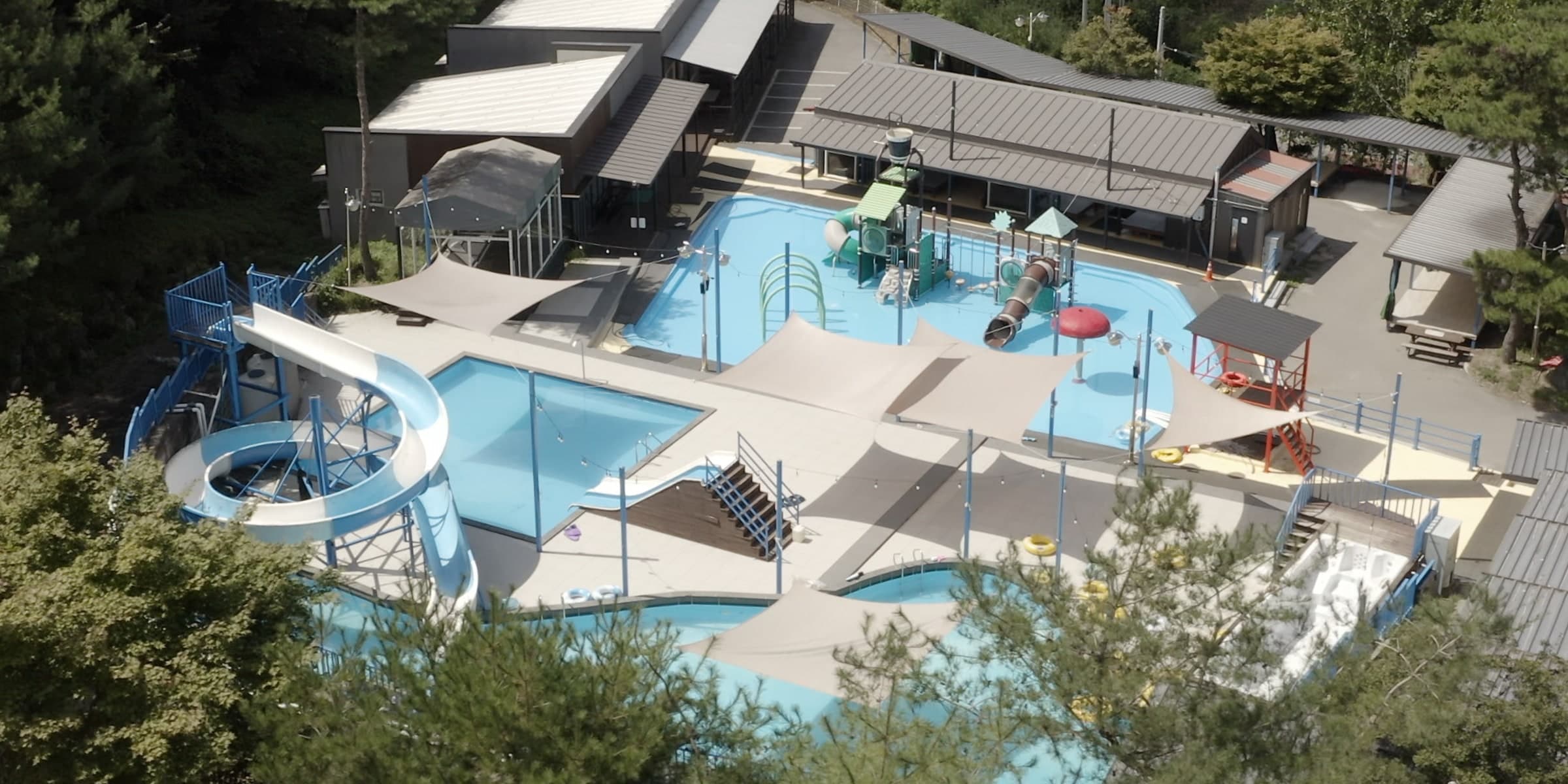 PRIMERA Outdoor Pool